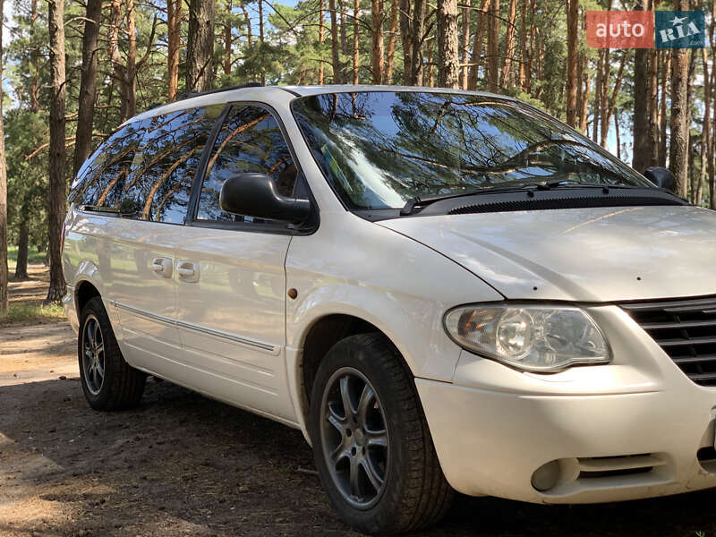 Минивэн Chrysler Grand Voyager 2005 в Сумах