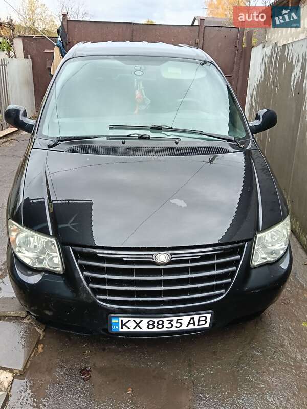 Минивэн Chrysler Grand Voyager 2006 в Люботине фото Минивэн Chrysler Grand Voyager 2006 в Люботине