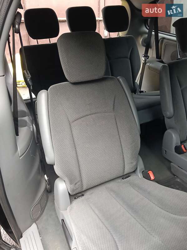 Минивэн Chrysler Grand Voyager 2006 в Люботине фото 5 Минивэн Chrysler Grand Voyager 2006 в Люботине