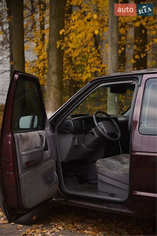 Минивэн Chrysler Grand Voyager 1993 в Виннице фото 2 Минивэн Chrysler Grand Voyager 1993 в Виннице
