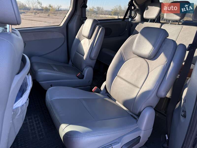 Минивэн Chrysler Grand Voyager 2007 в Одессе фото 10 Минивэн Chrysler Grand Voyager 2007 в Одессе