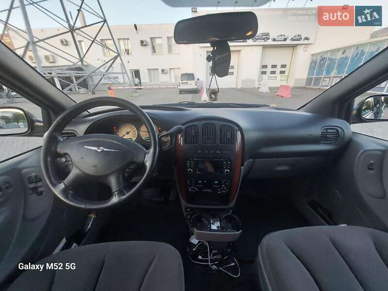 Минивэн Chrysler Grand Voyager 2006 в Черновцах