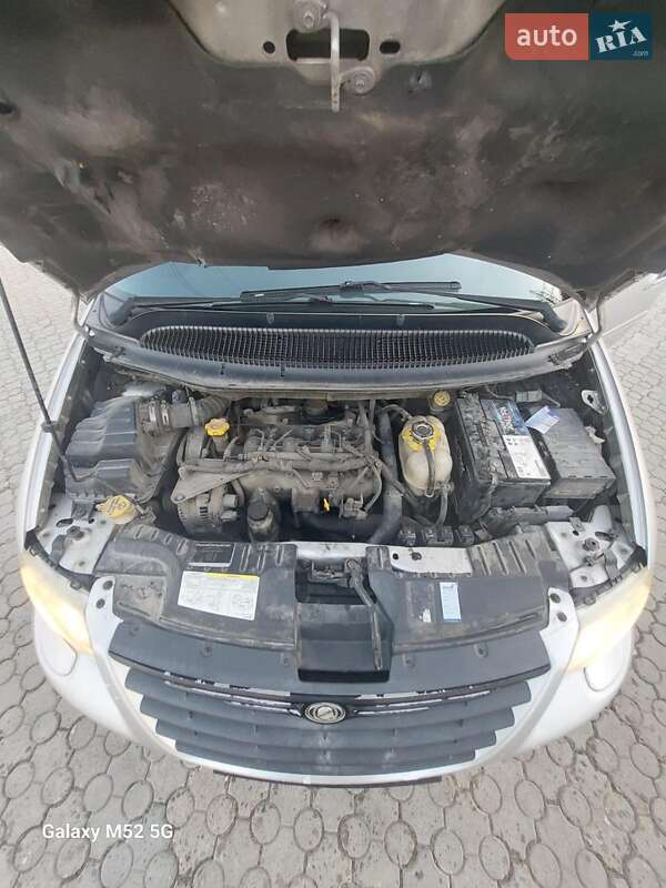 Минивэн Chrysler Grand Voyager 2006 в Черновцах