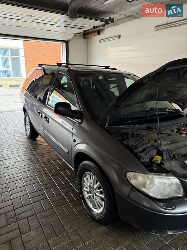 Минивэн Chrysler Grand Voyager 2004 в Днепре