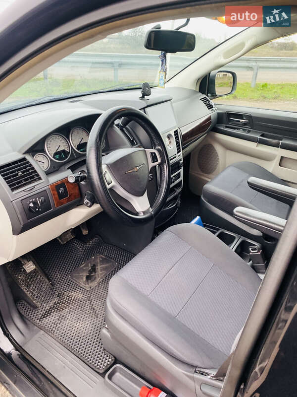 Мінівен Chrysler Grand Voyager 2010 в Одесі