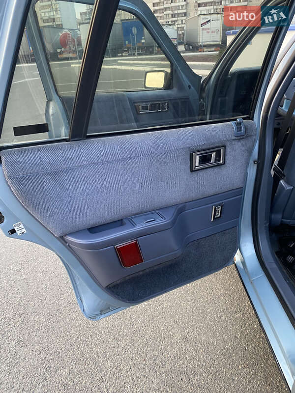 Лифтбек Chrysler LE Baron 1991 в Киеве