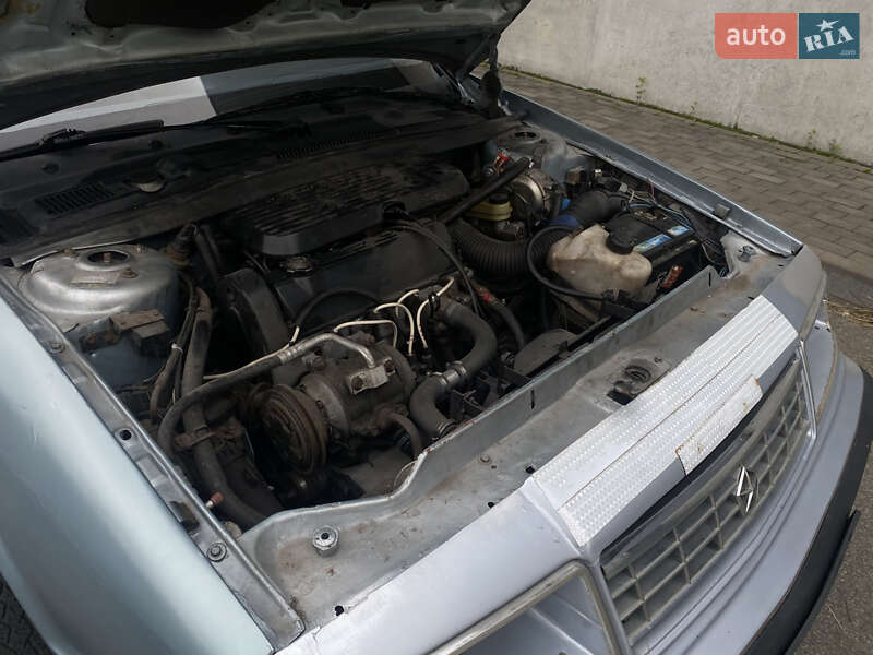 Лифтбек Chrysler LE Baron 1991 в Киеве