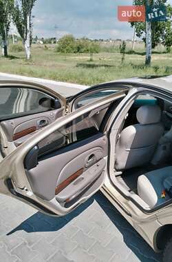 Седан Chrysler LHS 2001 в 