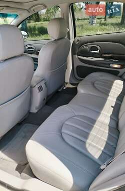 Седан Chrysler LHS 2001 в 