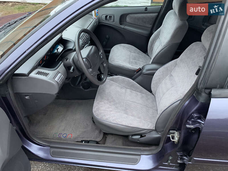 Седан Chrysler Neon 1995 в Виннице