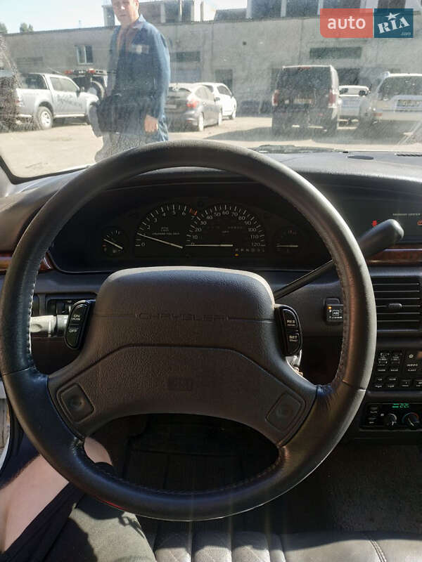 Седан Chrysler New Yorker 1993 в Одессе