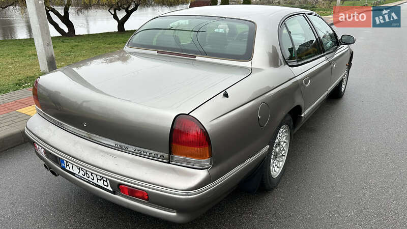 Седан Chrysler New Yorker 1995 в Белой Церкви
