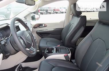 Минивэн Chrysler Pacifica 2019 в Киеве