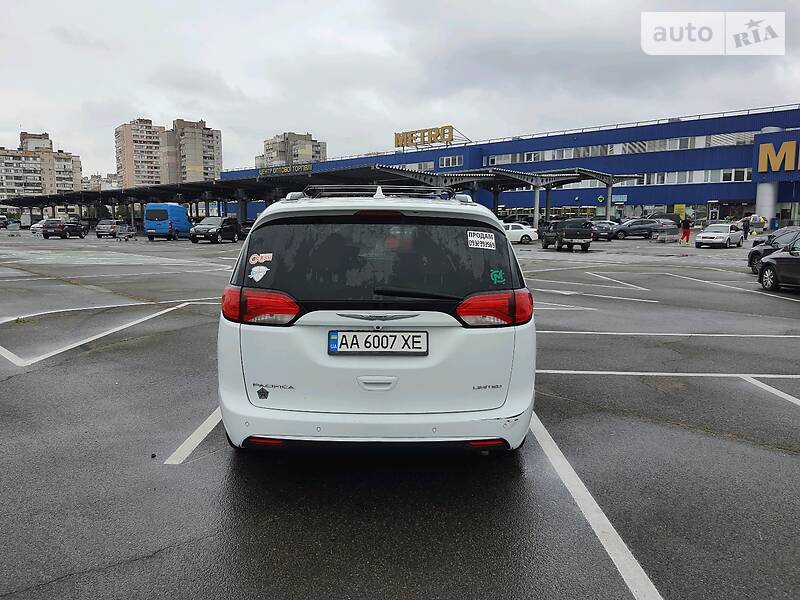 Мінівен Chrysler Pacifica 2016 в Києві фото 6 Мінівен Chrysler Pacifica 2016 в Києві