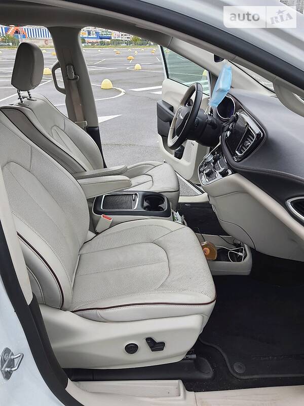 Мінівен Chrysler Pacifica 2016 в Києві фото 9 Мінівен Chrysler Pacifica 2016 в Києві