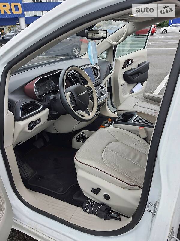 Мінівен Chrysler Pacifica 2016 в Києві фото 19 Мінівен Chrysler Pacifica 2016 в Києві