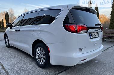 Универсал Chrysler Pacifica 2018 в Нетешине