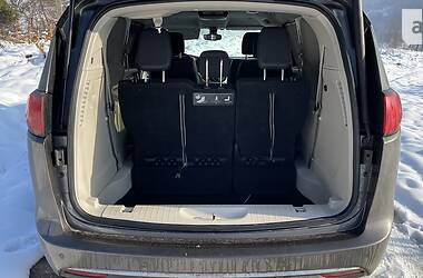 Минивэн Chrysler Pacifica 2017 в 