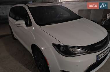 Минивэн Chrysler Pacifica 2019 в Днепре