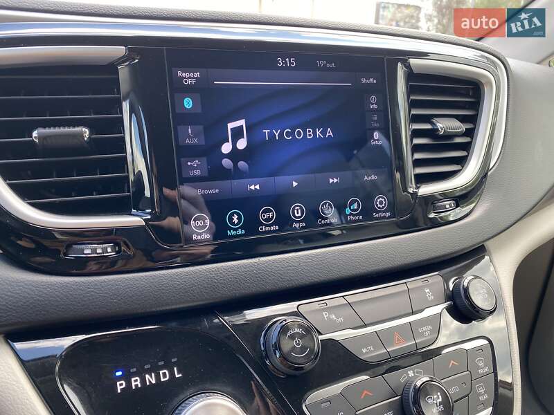 Минивэн Chrysler Pacifica 2018 в Киеве