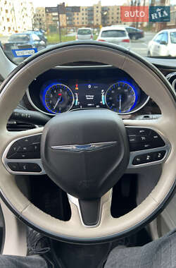 Минивэн Chrysler Pacifica 2021 в Виннице