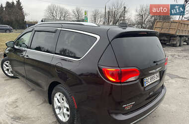 Мінівен Chrysler Pacifica 2017 в Львові фото 5 Мінівен Chrysler Pacifica 2017 в Львові