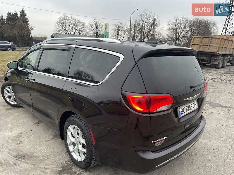 Мінівен Chrysler Pacifica 2017 в Львові фото 5 Мінівен Chrysler Pacifica 2017 в Львові
