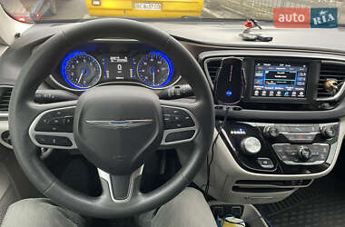 Мінівен Chrysler Pacifica 2017 в Львові фото 9 Мінівен Chrysler Pacifica 2017 в Львові