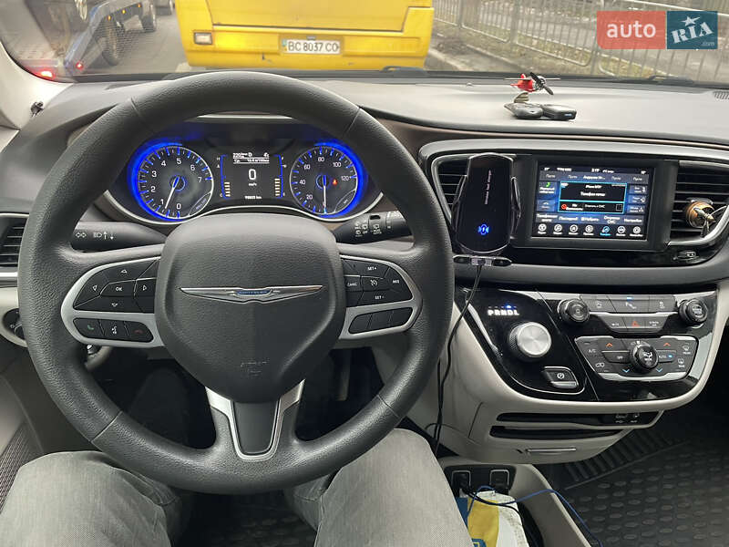 Мінівен Chrysler Pacifica 2017 в Львові фото 9 Мінівен Chrysler Pacifica 2017 в Львові