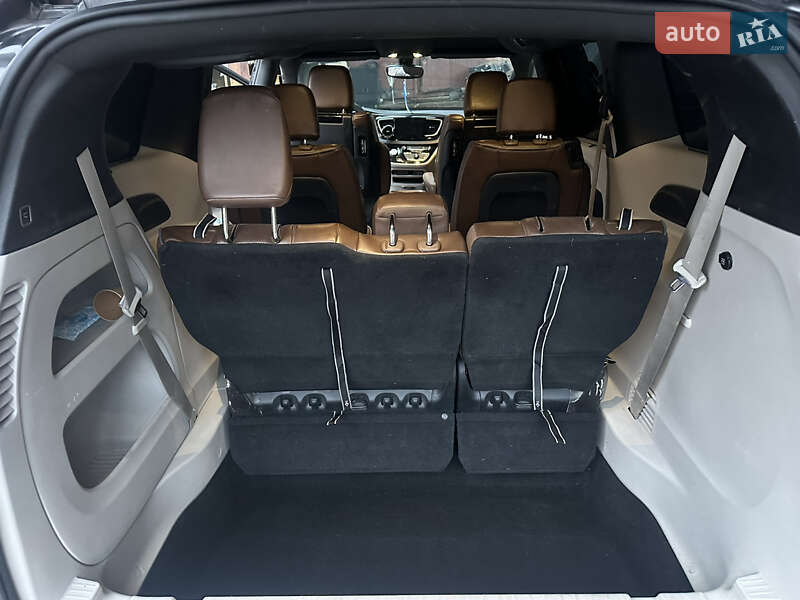 Мінівен Chrysler Pacifica 2016 в Вінниці