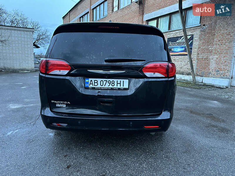 Мінівен Chrysler Pacifica 2016 в Вінниці