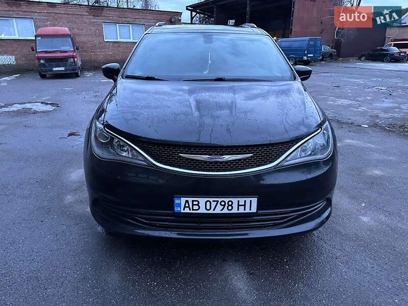 Мінівен Chrysler Pacifica 2016 в Вінниці