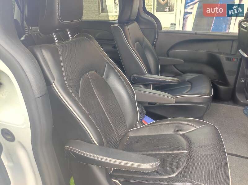 Минивэн Chrysler Pacifica 2019 в Днепре