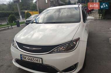 Минивэн Chrysler Pacifica 2019 в Днепре