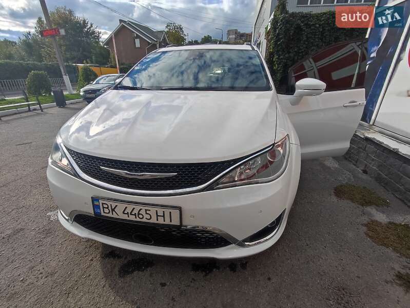Минивэн Chrysler Pacifica 2019 в Днепре
