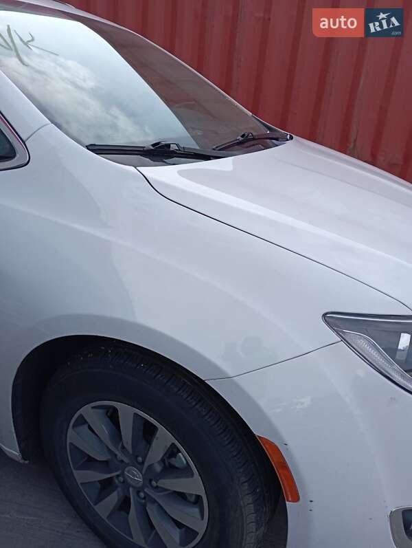 Минивэн Chrysler Pacifica 2020 в Одессе фото 25 Минивэн Chrysler Pacifica 2020 в Одессе