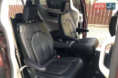 Минивэн Chrysler Pacifica 2019 в 