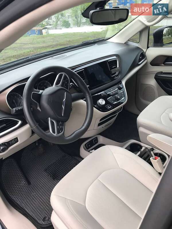 Мінівен Chrysler Pacifica 2016 в Києві фото 9 Мінівен Chrysler Pacifica 2016 в Києві
