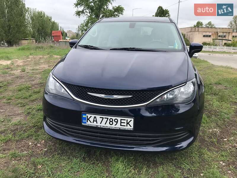 Мінівен Chrysler Pacifica 2016 в Києві фото 10 Мінівен Chrysler Pacifica 2016 в Києві