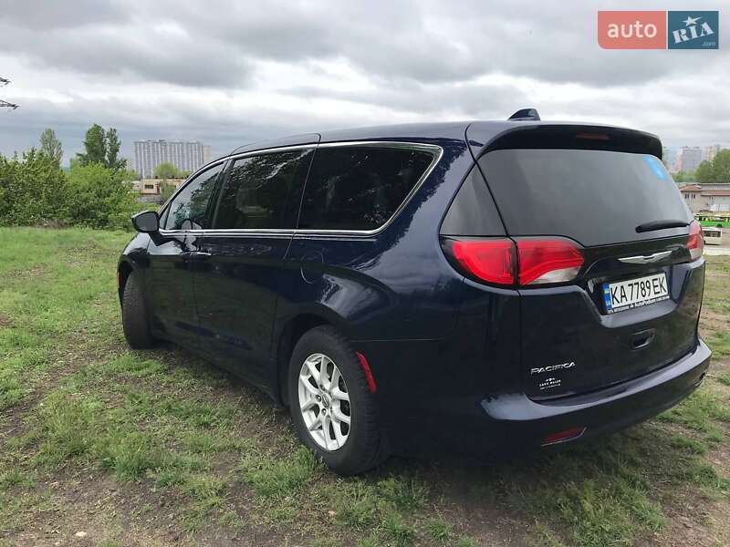 Мінівен Chrysler Pacifica 2016 в Києві фото 13 Мінівен Chrysler Pacifica 2016 в Києві
