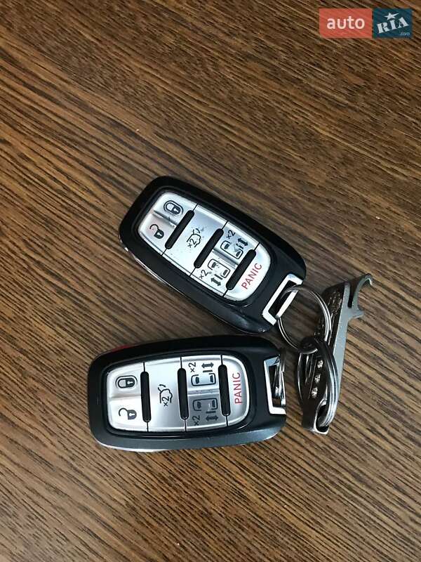 Мінівен Chrysler Pacifica 2016 в Києві фото 6 Мінівен Chrysler Pacifica 2016 в Києві