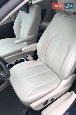 Мінівен Chrysler Pacifica 2016 в Києві фото 17 Мінівен Chrysler Pacifica 2016 в Києві