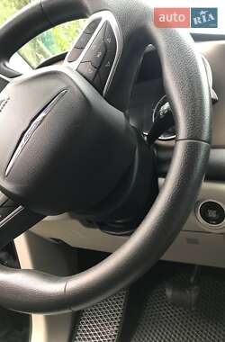 Мінівен Chrysler Pacifica 2016 в Києві фото 20 Мінівен Chrysler Pacifica 2016 в Києві