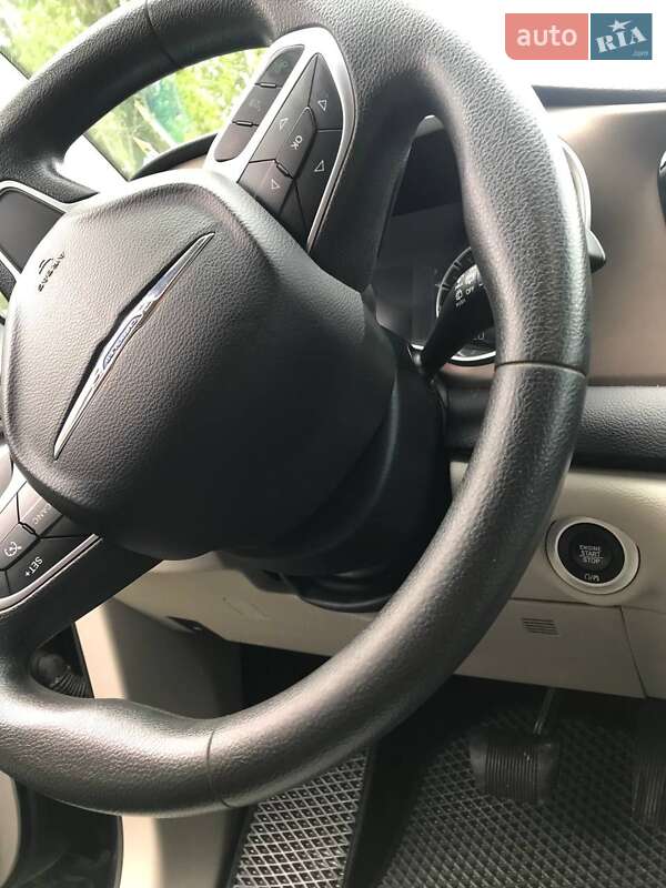 Мінівен Chrysler Pacifica 2016 в Києві фото 20 Мінівен Chrysler Pacifica 2016 в Києві