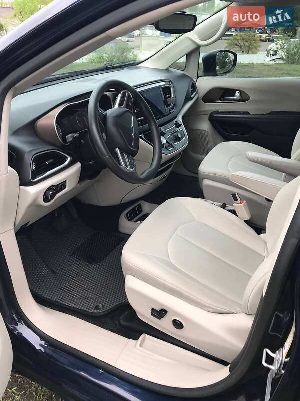 Мінівен Chrysler Pacifica 2016 в Києві фото 14 Мінівен Chrysler Pacifica 2016 в Києві