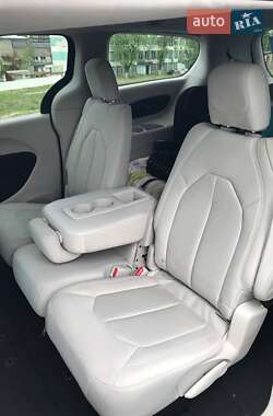 Мінівен Chrysler Pacifica 2016 в Києві фото 18 Мінівен Chrysler Pacifica 2016 в Києві