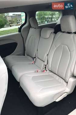 Мінівен Chrysler Pacifica 2016 в Києві фото 15 Мінівен Chrysler Pacifica 2016 в Києві