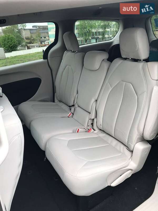Мінівен Chrysler Pacifica 2016 в Києві фото 15 Мінівен Chrysler Pacifica 2016 в Києві