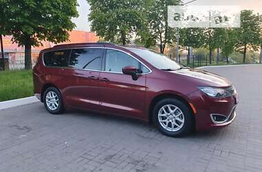 Минивэн Chrysler Pacifica 2020 в Киеве