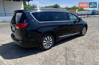 Мінівен Chrysler Pacifica 2020 в Ужгороді